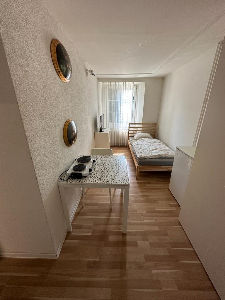 1 room single room, photo 3 of 6