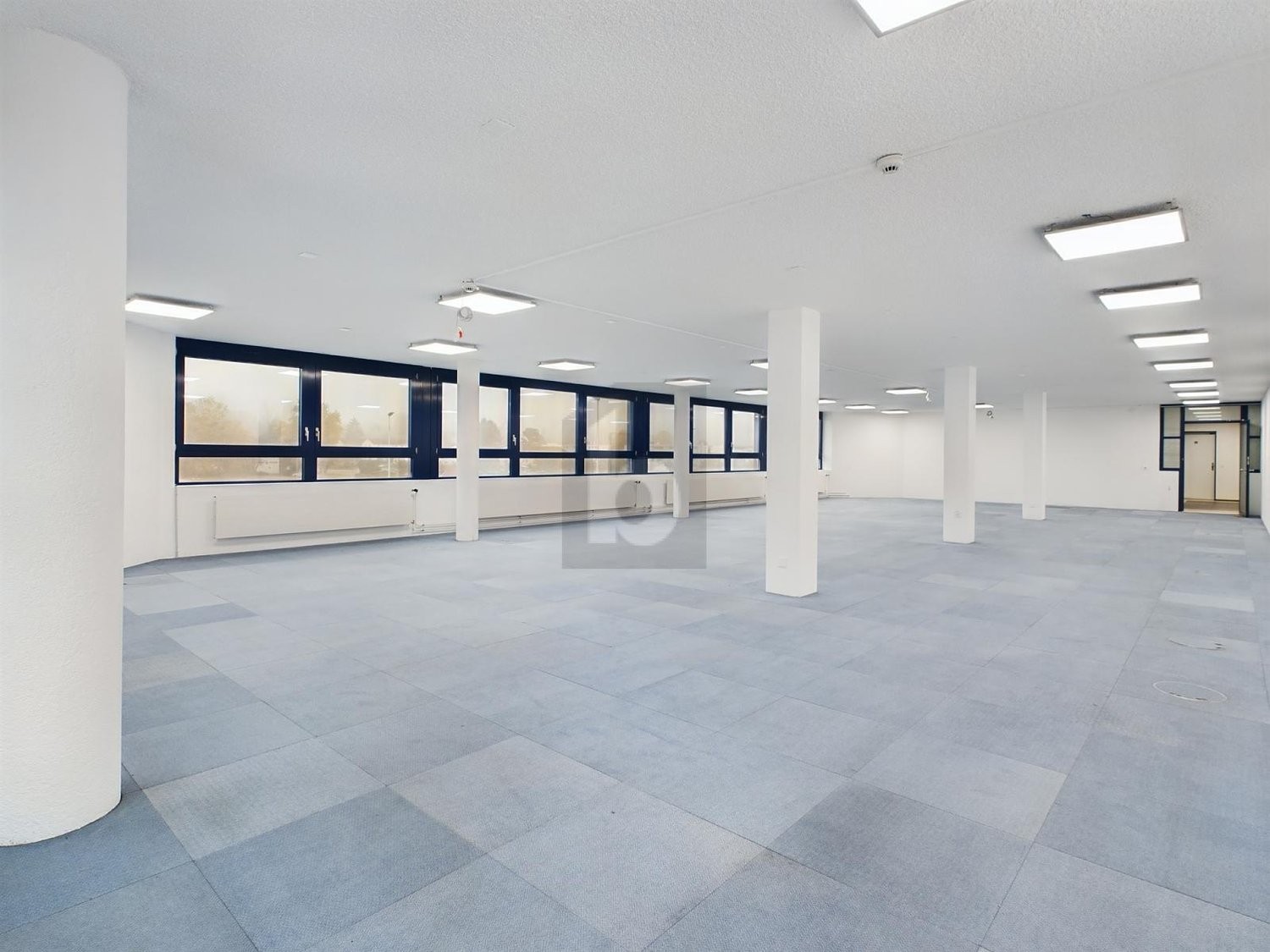 200m² office, photo 1 of 4