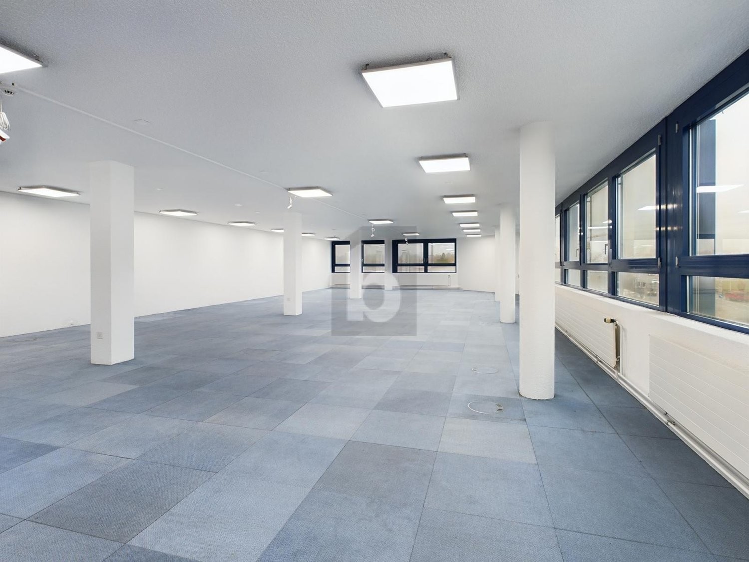 200m² office, photo 3 of 4