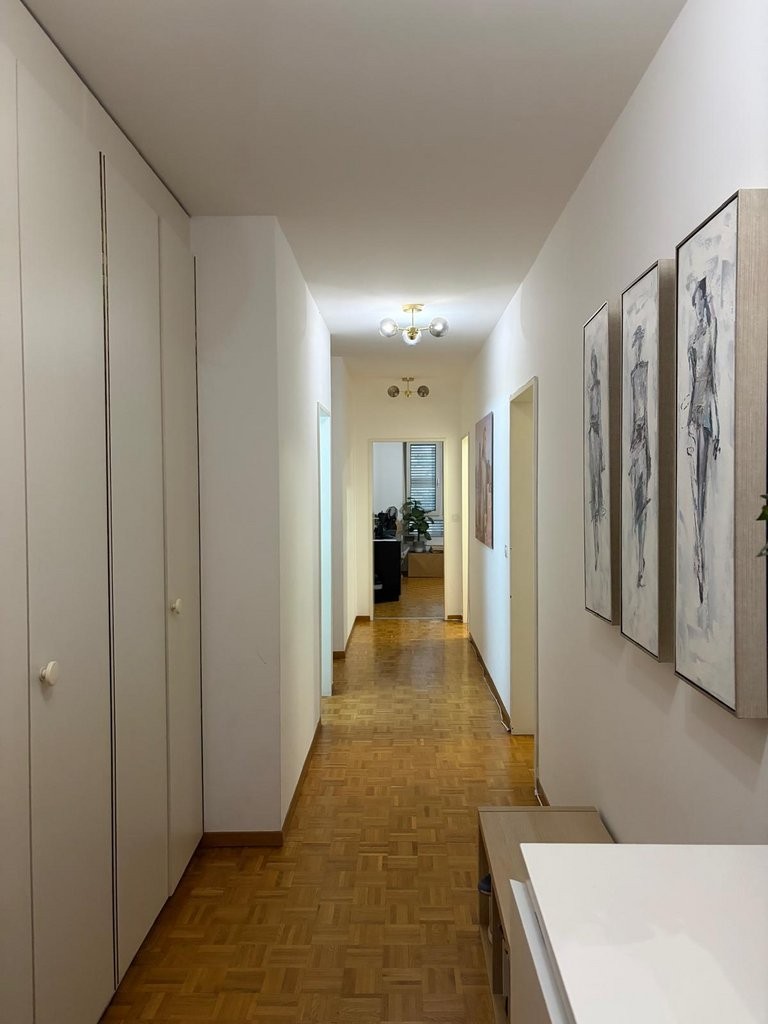 7 rooms apartment, photo 2 of 9