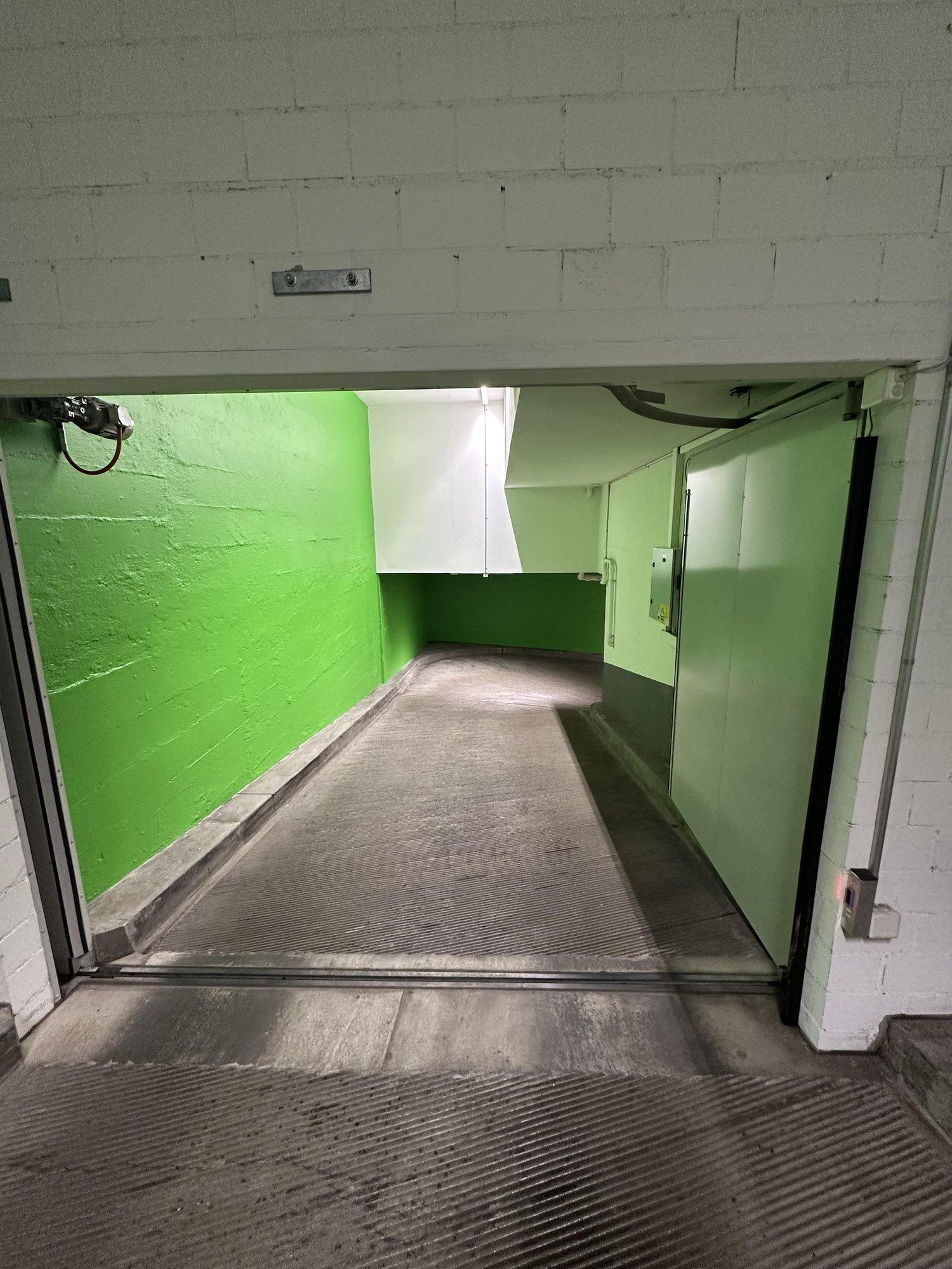 Open slot, photo 4 of 4