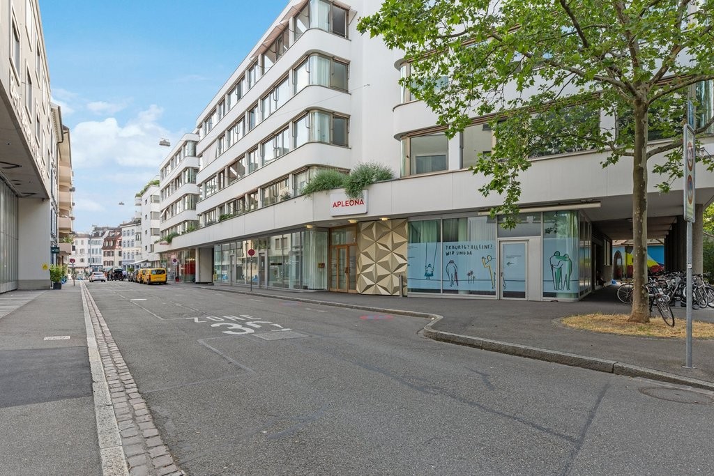 635m² office