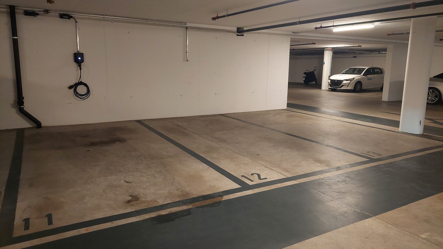 Open slot, photo 1 of 2