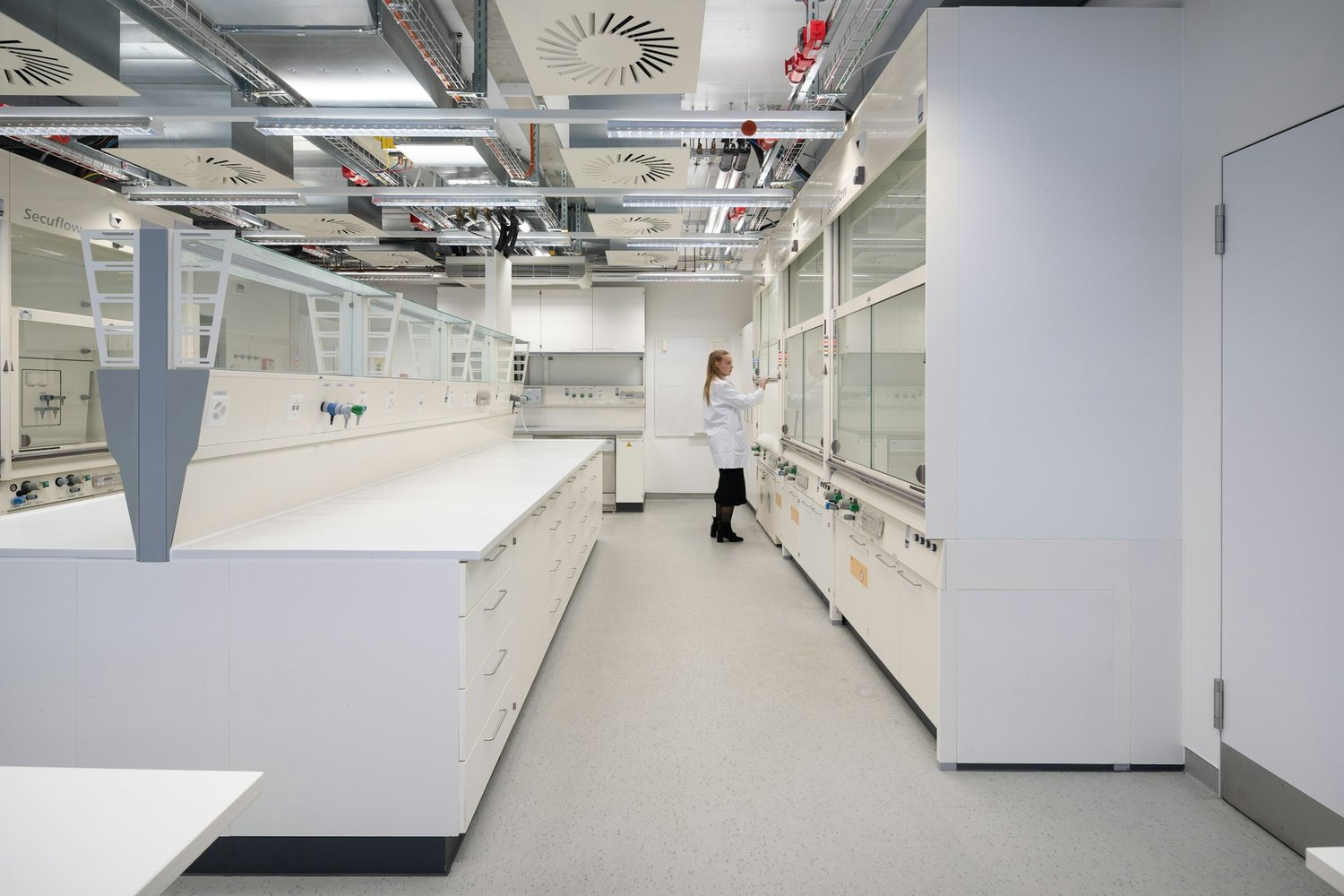 35000m² laboratory, photo 6 of 10