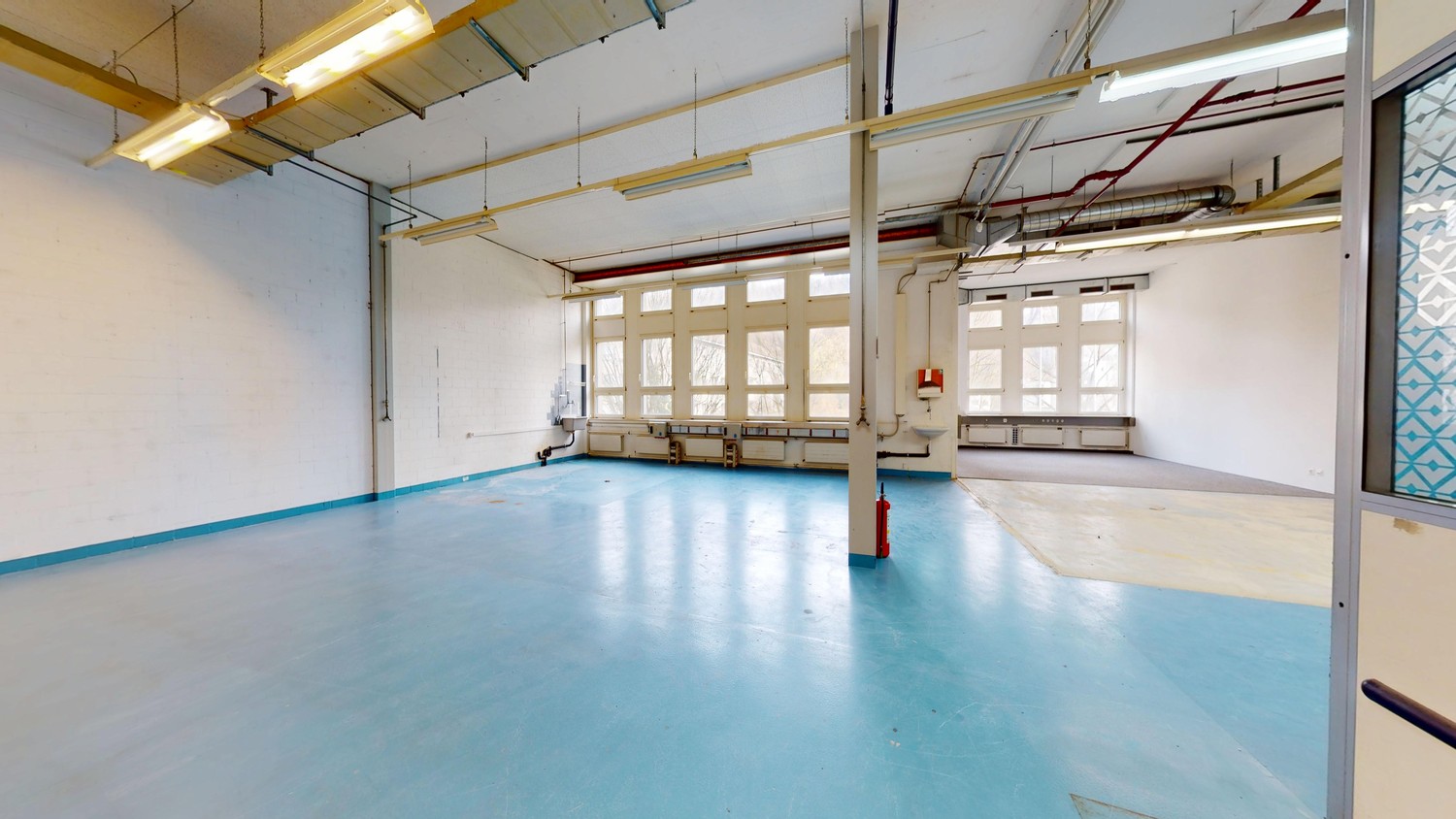 235m² commercial, photo 4 of 8