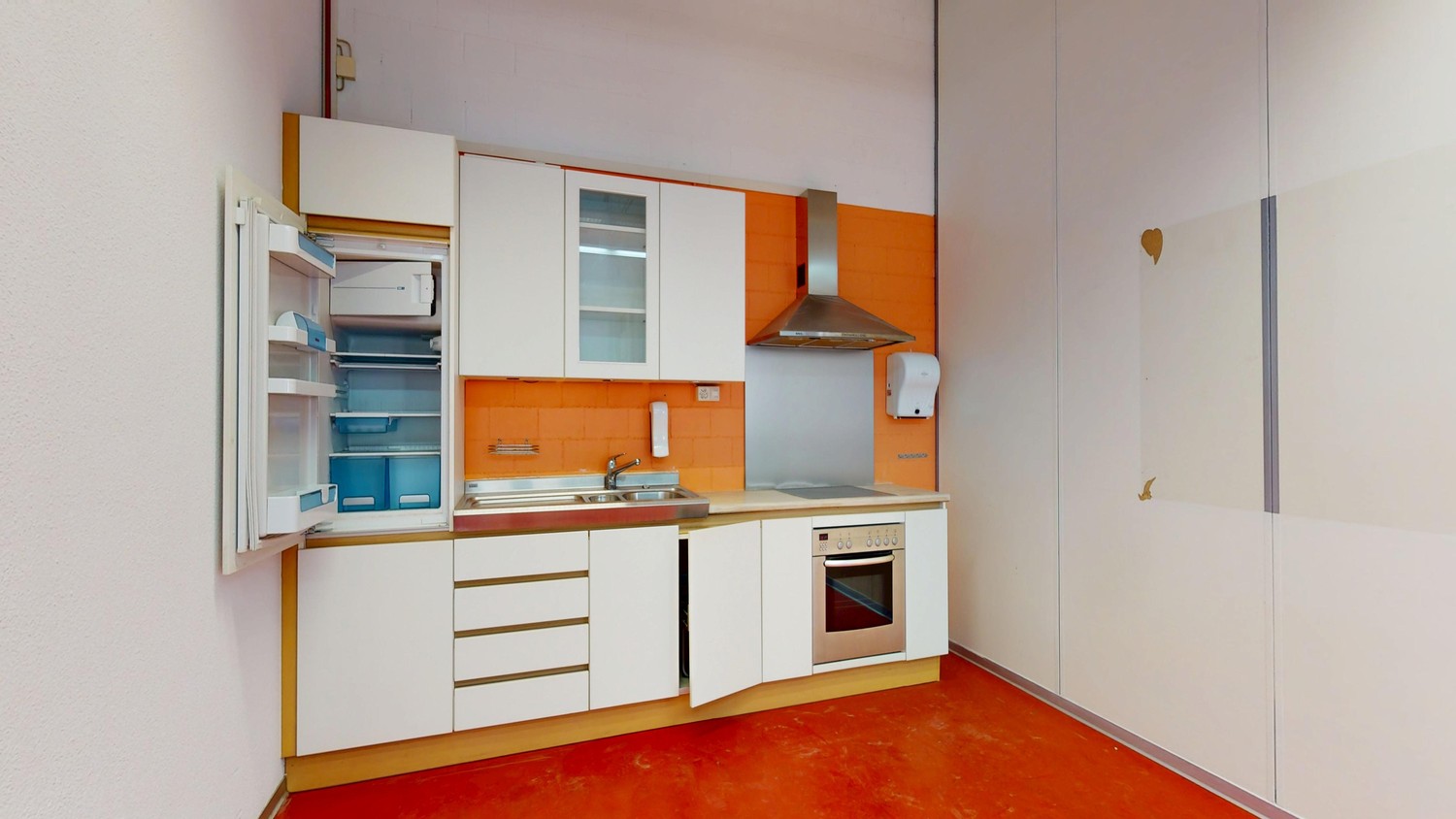 235m² commercial, photo 3 of 8