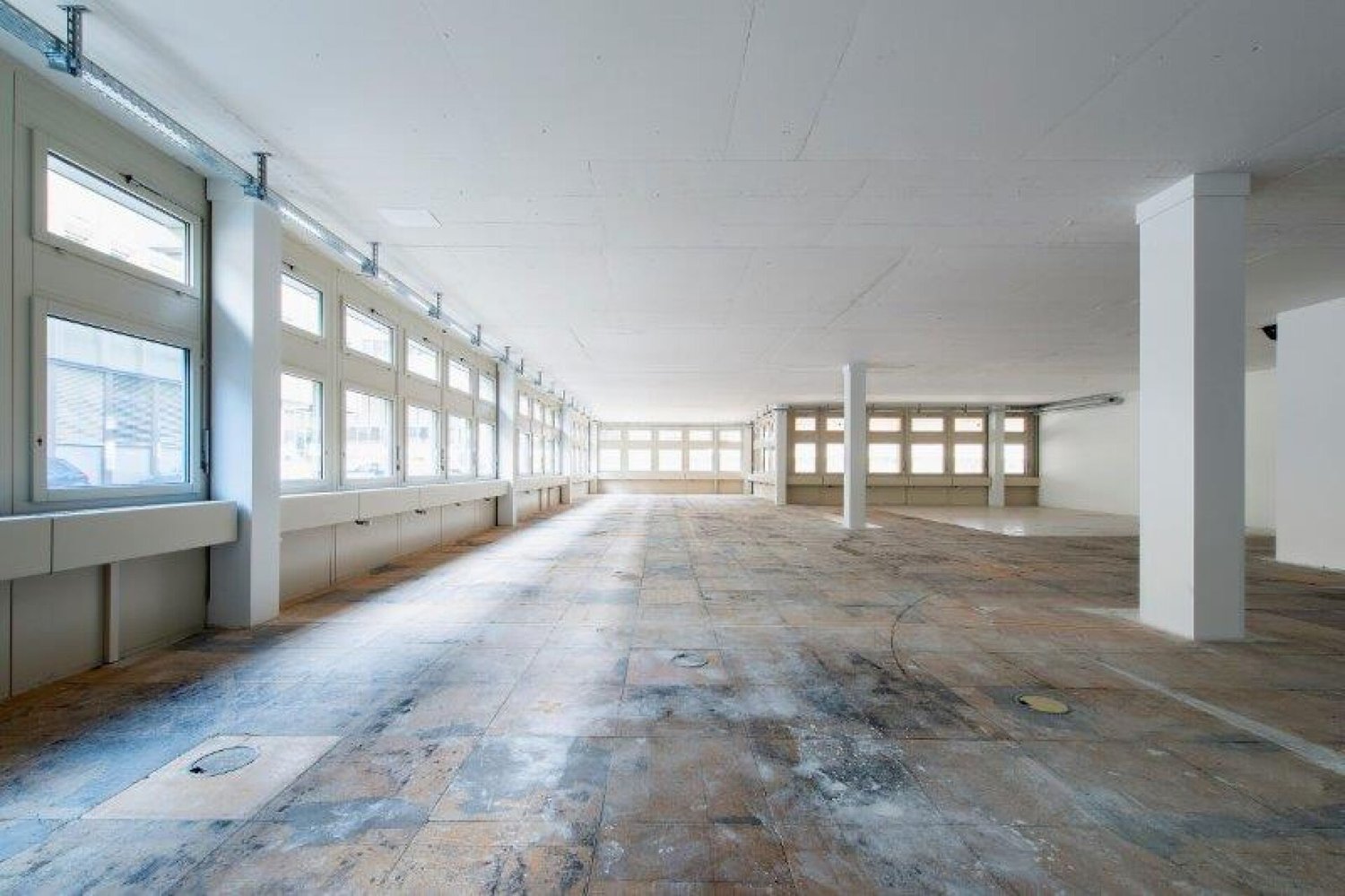 700m² office, photo 4 of 9