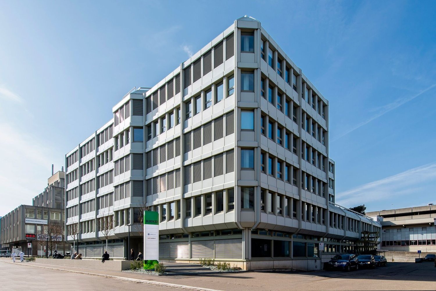 700m² office, photo 2 of 9