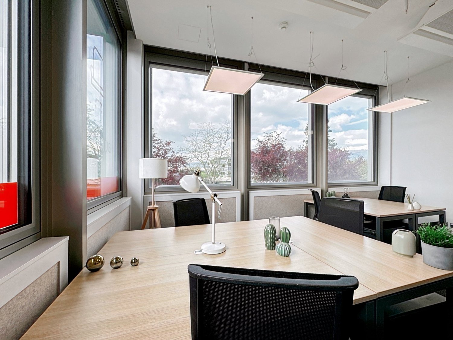 220m² office