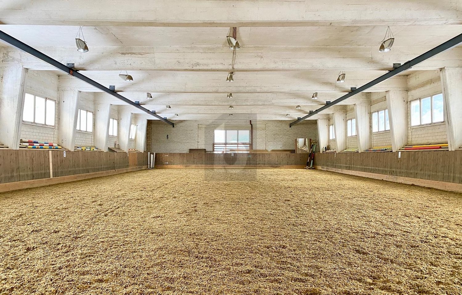 950m² industrial object, photo 1 of 4