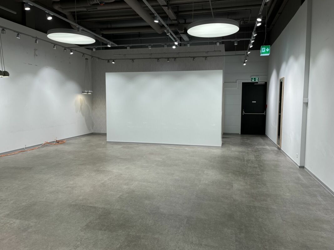 112m² shop, photo 4 of 4