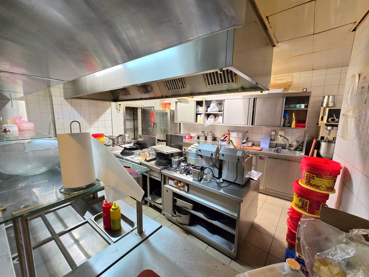 338m² restaurant, photo 6 of 7
