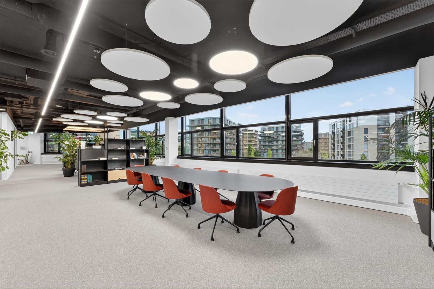 1600m² office, photo 1 of 10