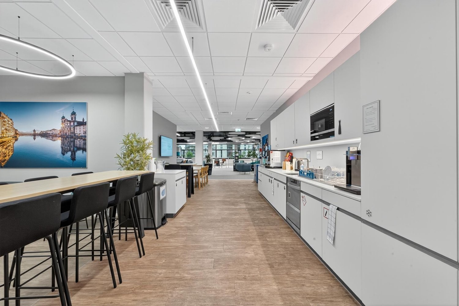 1600m² office, photo 10 of 10