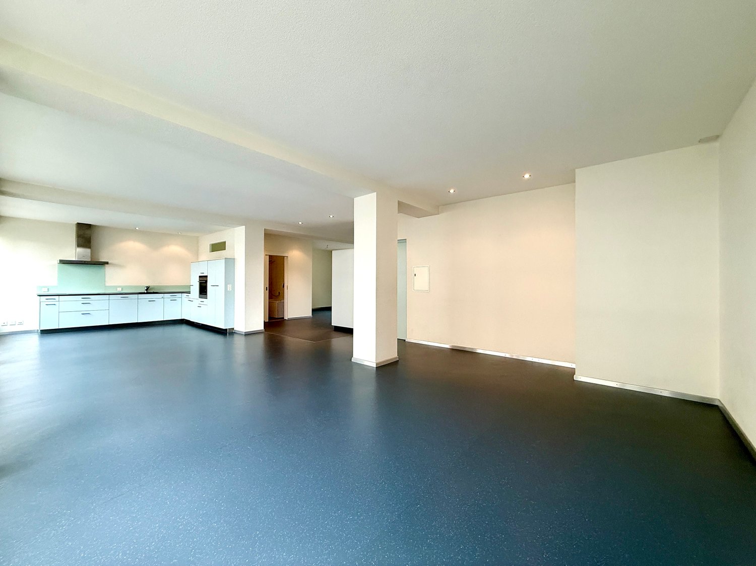2 rooms apartment, photo 1 of 9