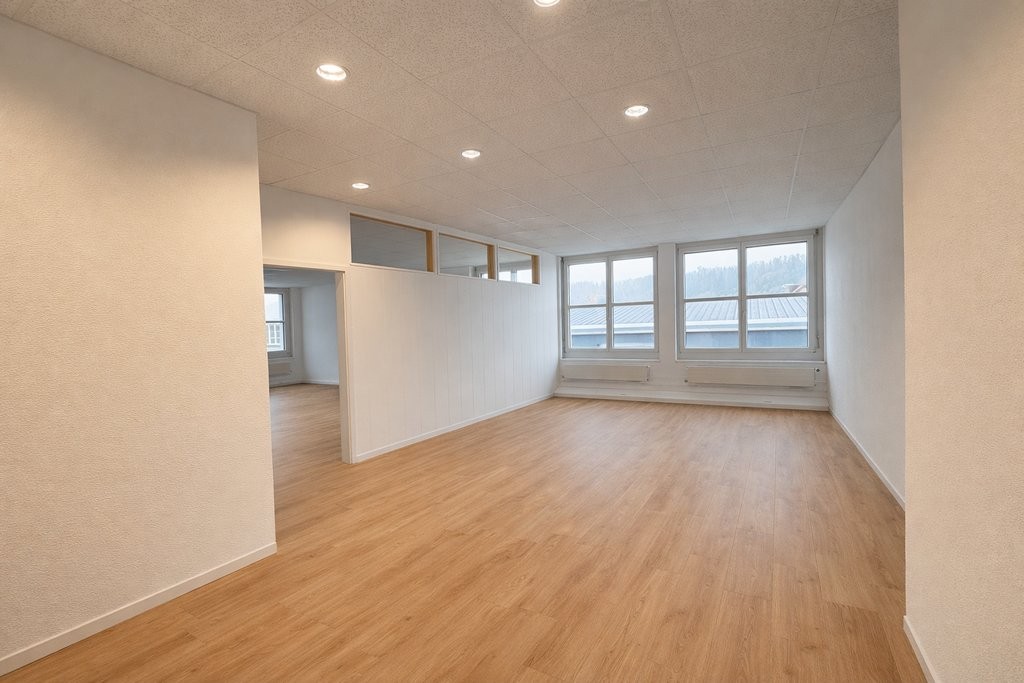 104m² commercial