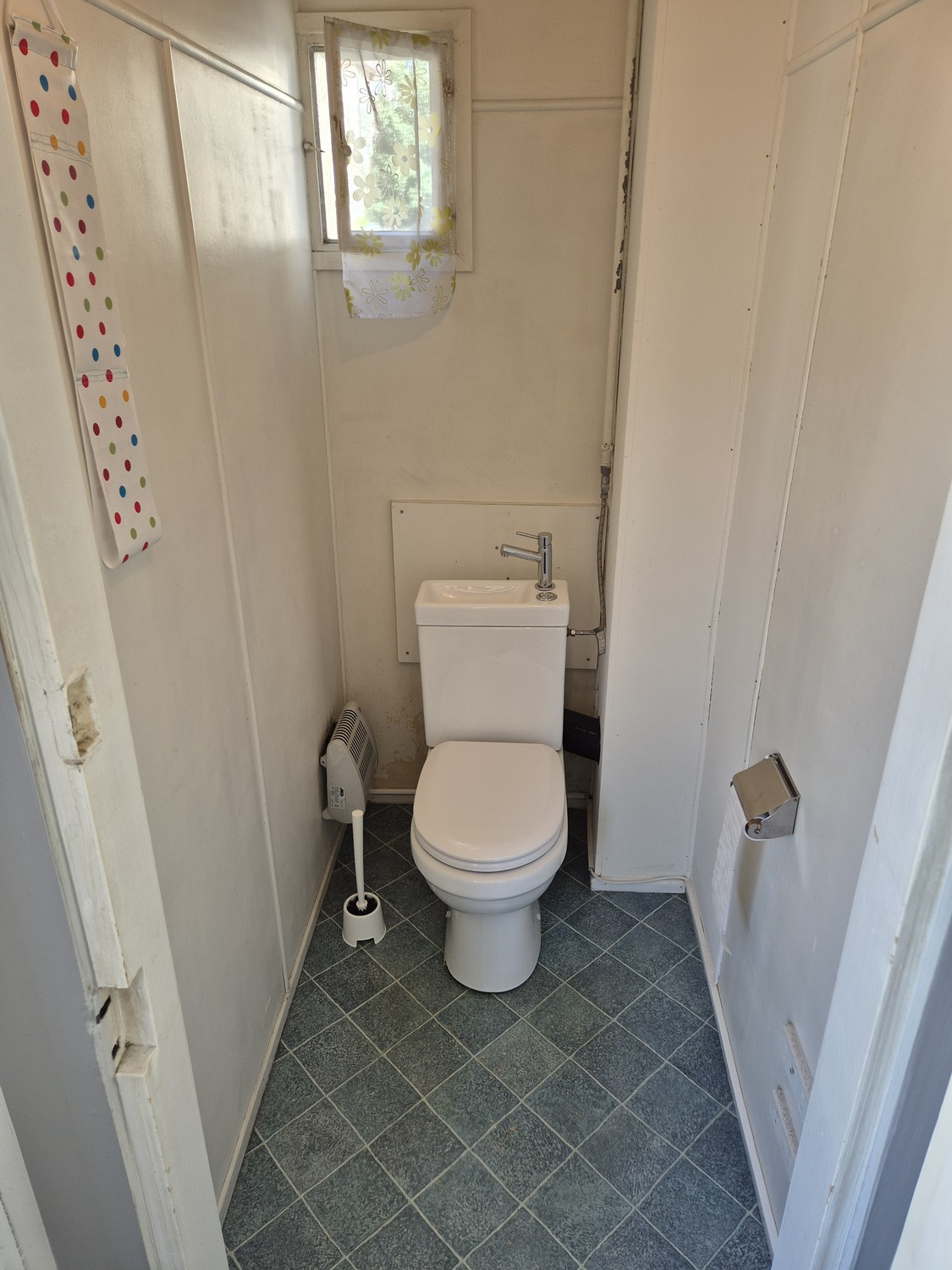 27m² commercial