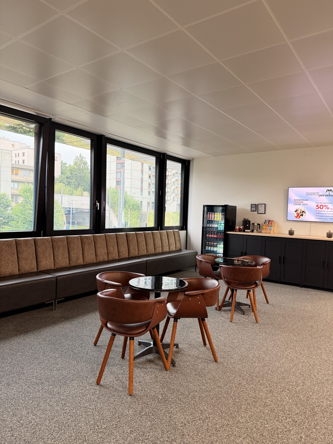 100-150m² commercial, photo 1 of 10