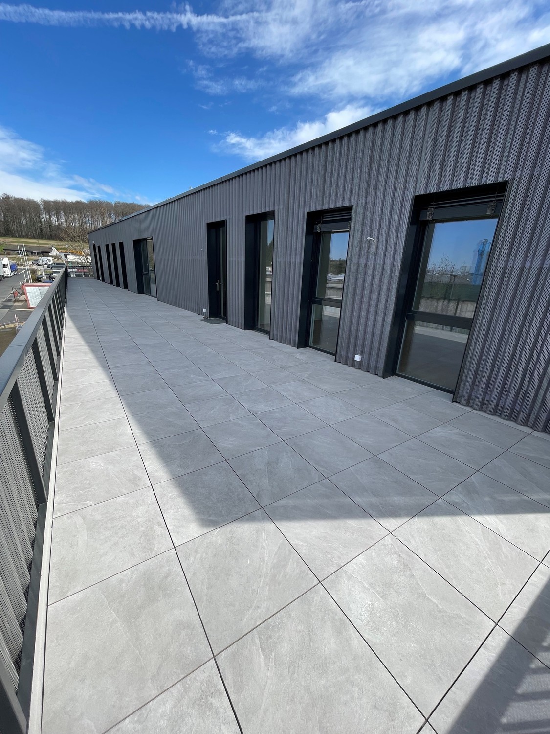 524m² office