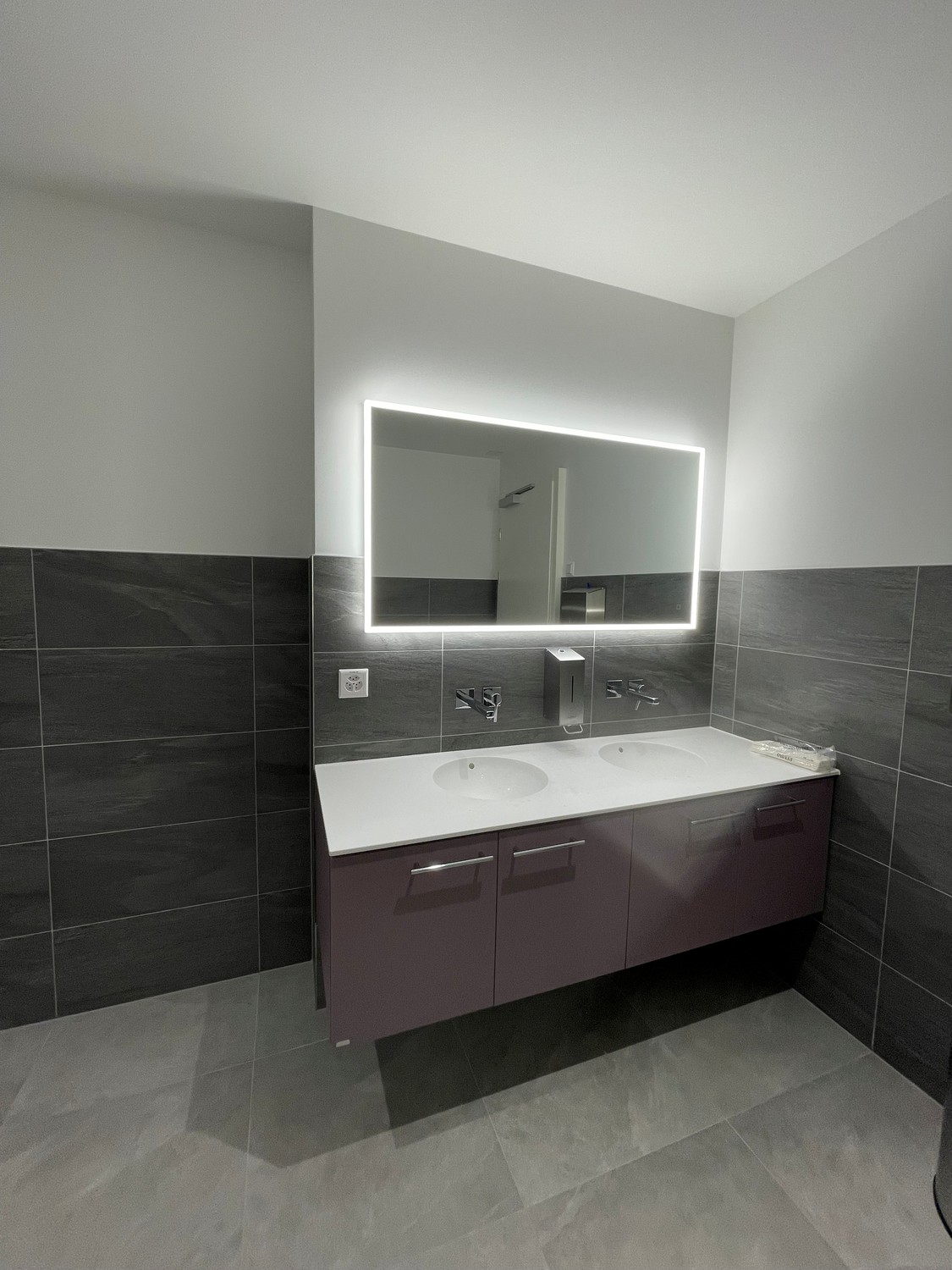 524m² office
