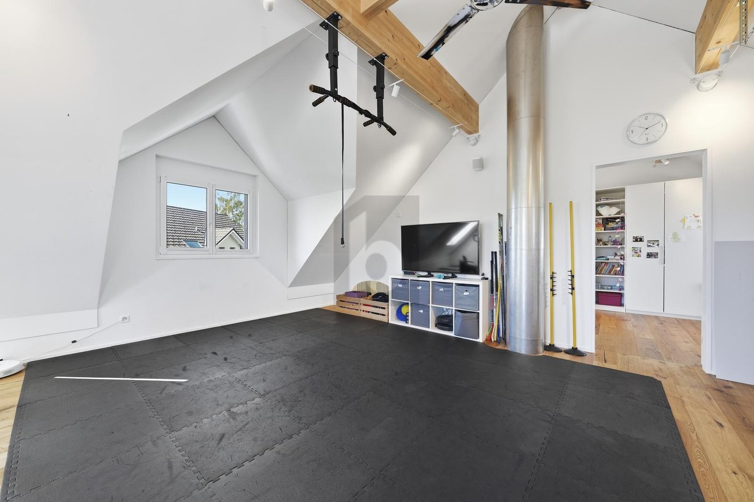 6 ½ rooms duplex house, photo 3 of 4