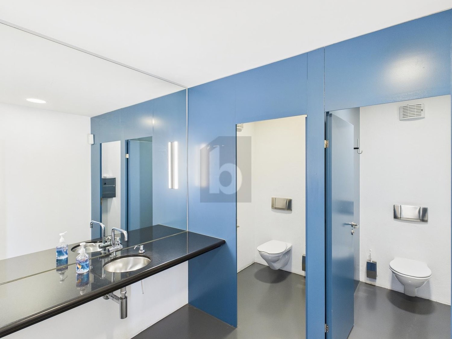 806m² office, photo 4 of 4