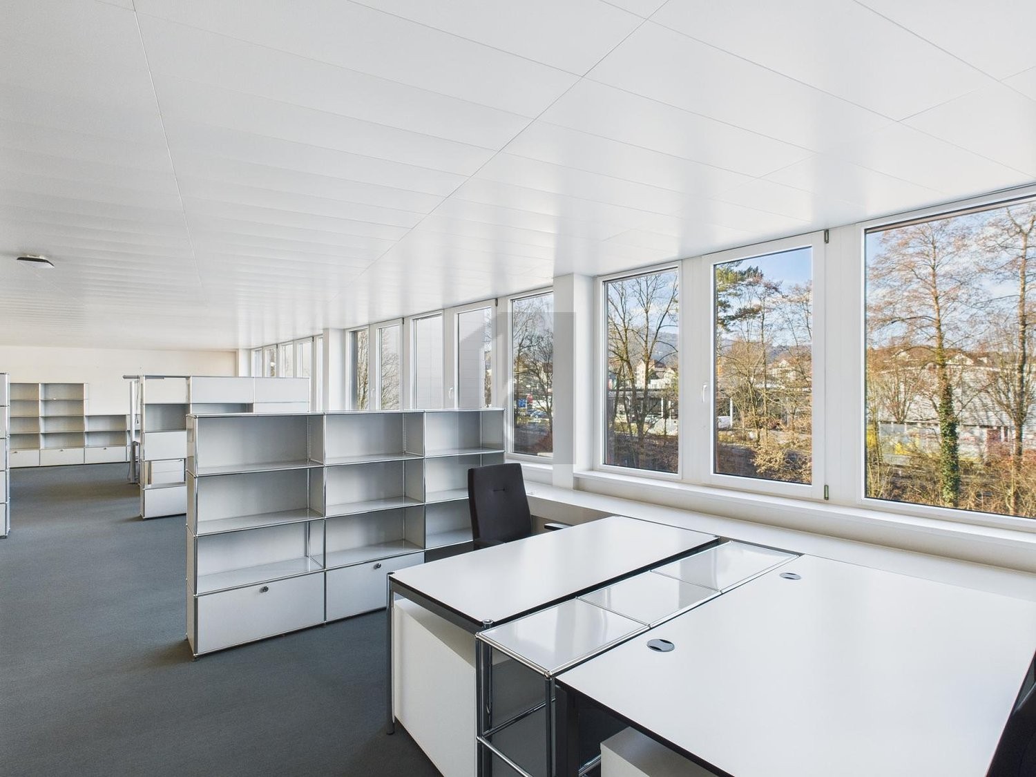 806m² office, photo 3 of 4