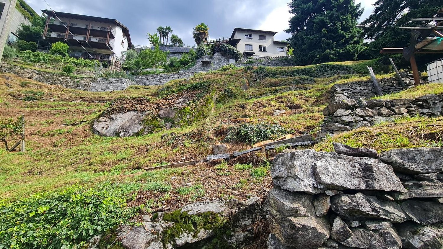 420m² building land, photo 1 of 4