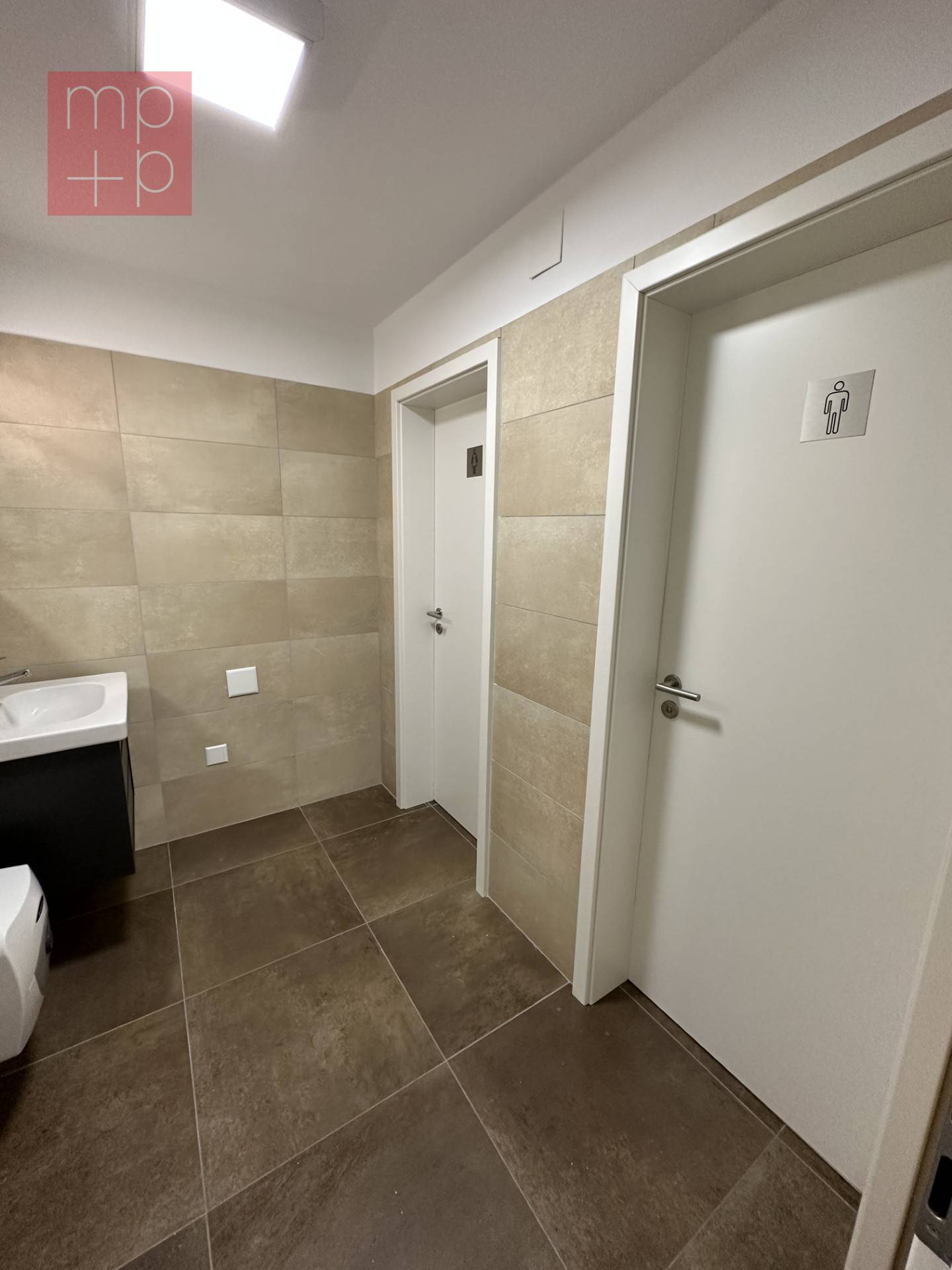 195m² office, photo 4 of 8