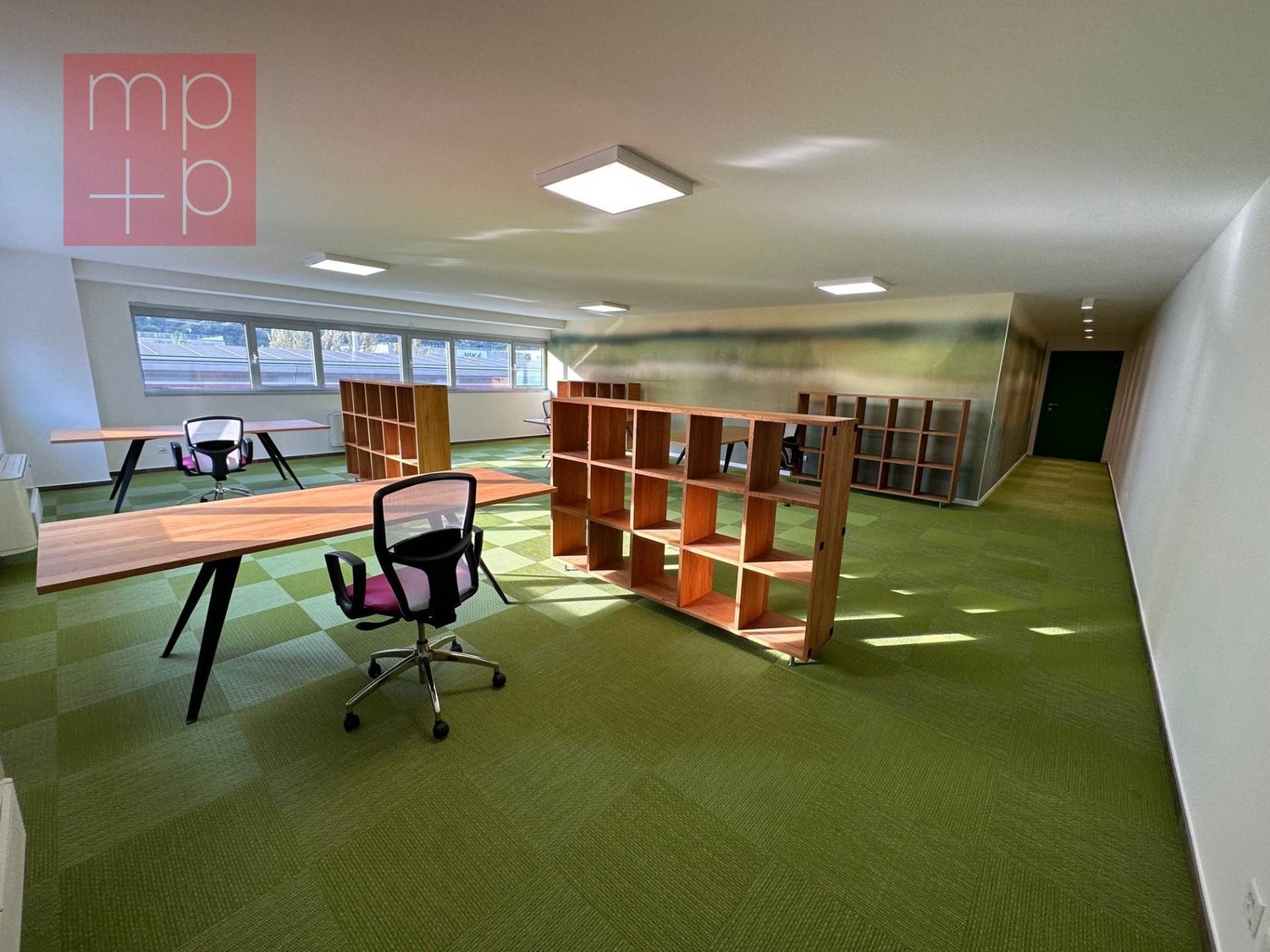 195m² office, photo 1 of 8