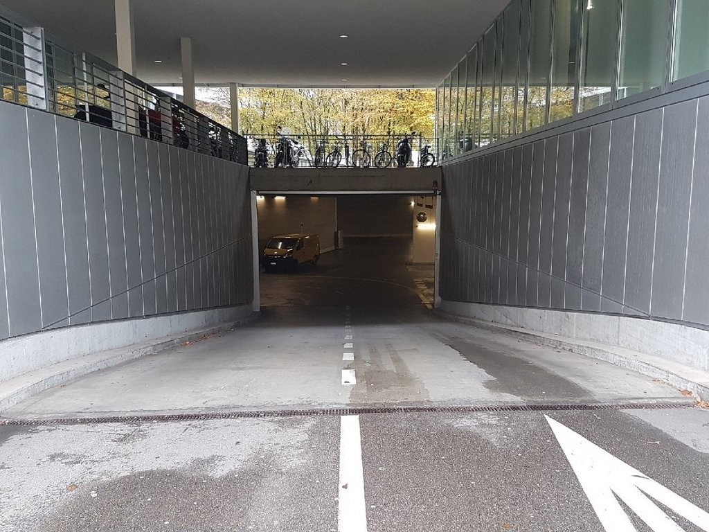 Underground slot, photo 1 of 3