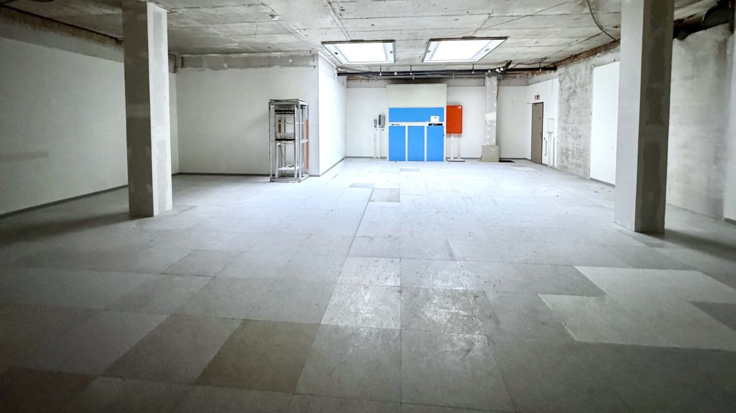 141m² commercial, photo 2 of 10