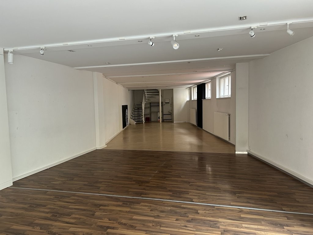 145m² shop, photo 4 of 5