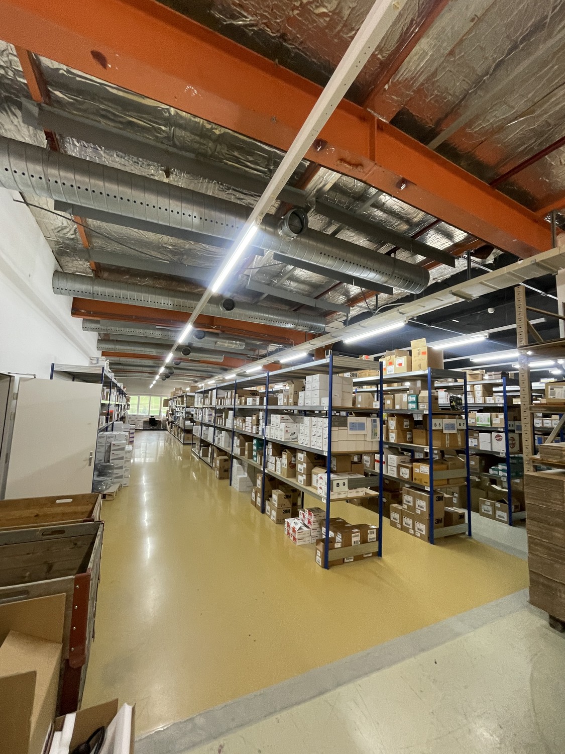 300-1240m² commercial, photo 9 of 10