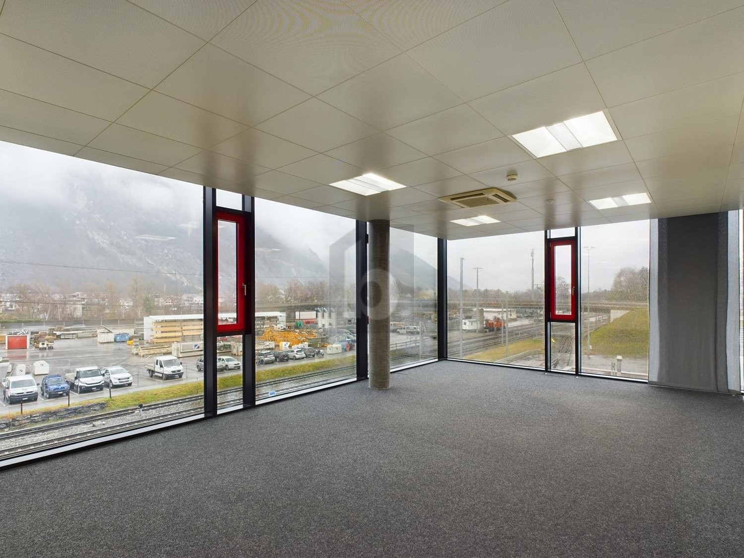 150m² office, photo 2 of 4