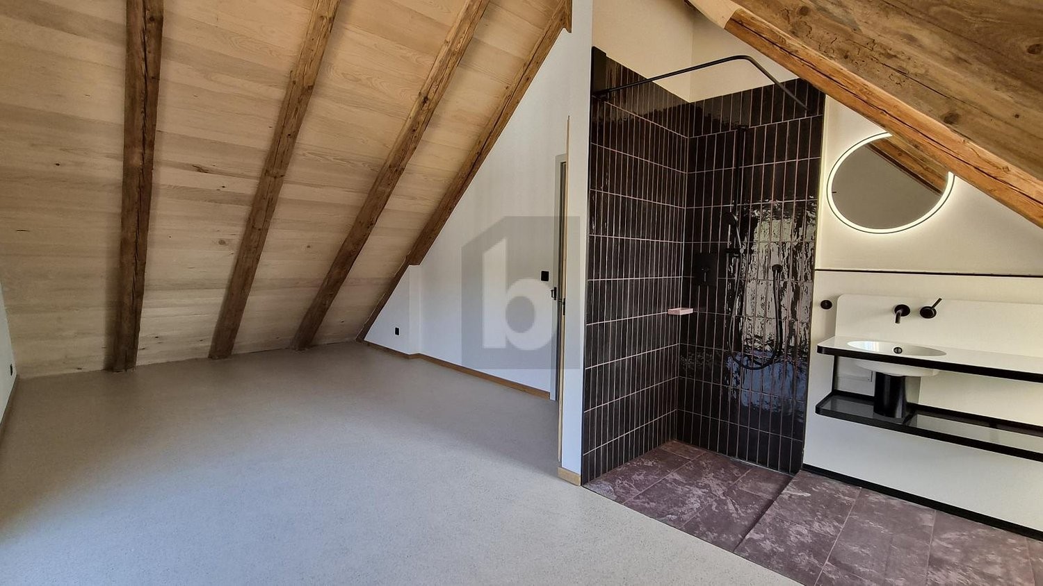 3 rooms roof flat
