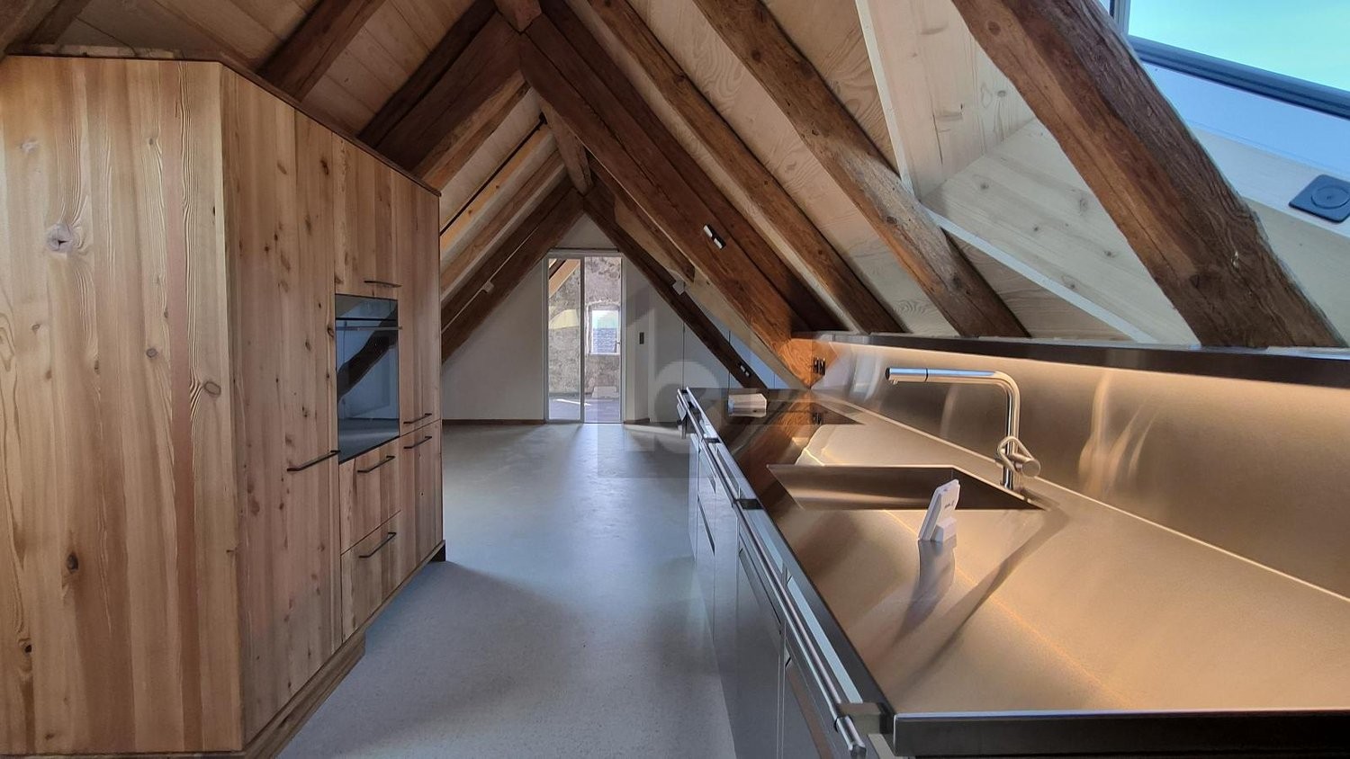 3 rooms roof flat