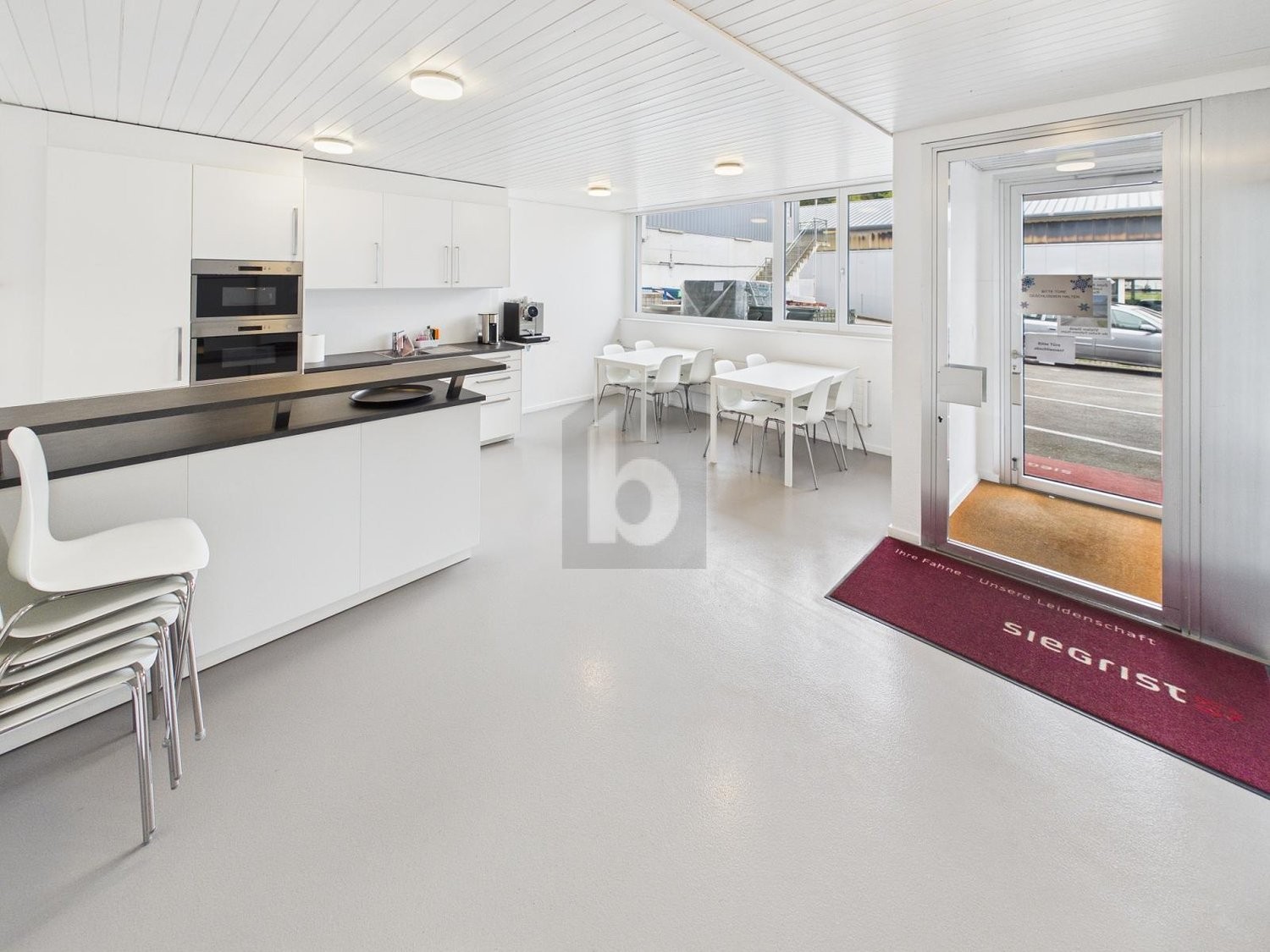 155m² office, photo 1 of 4