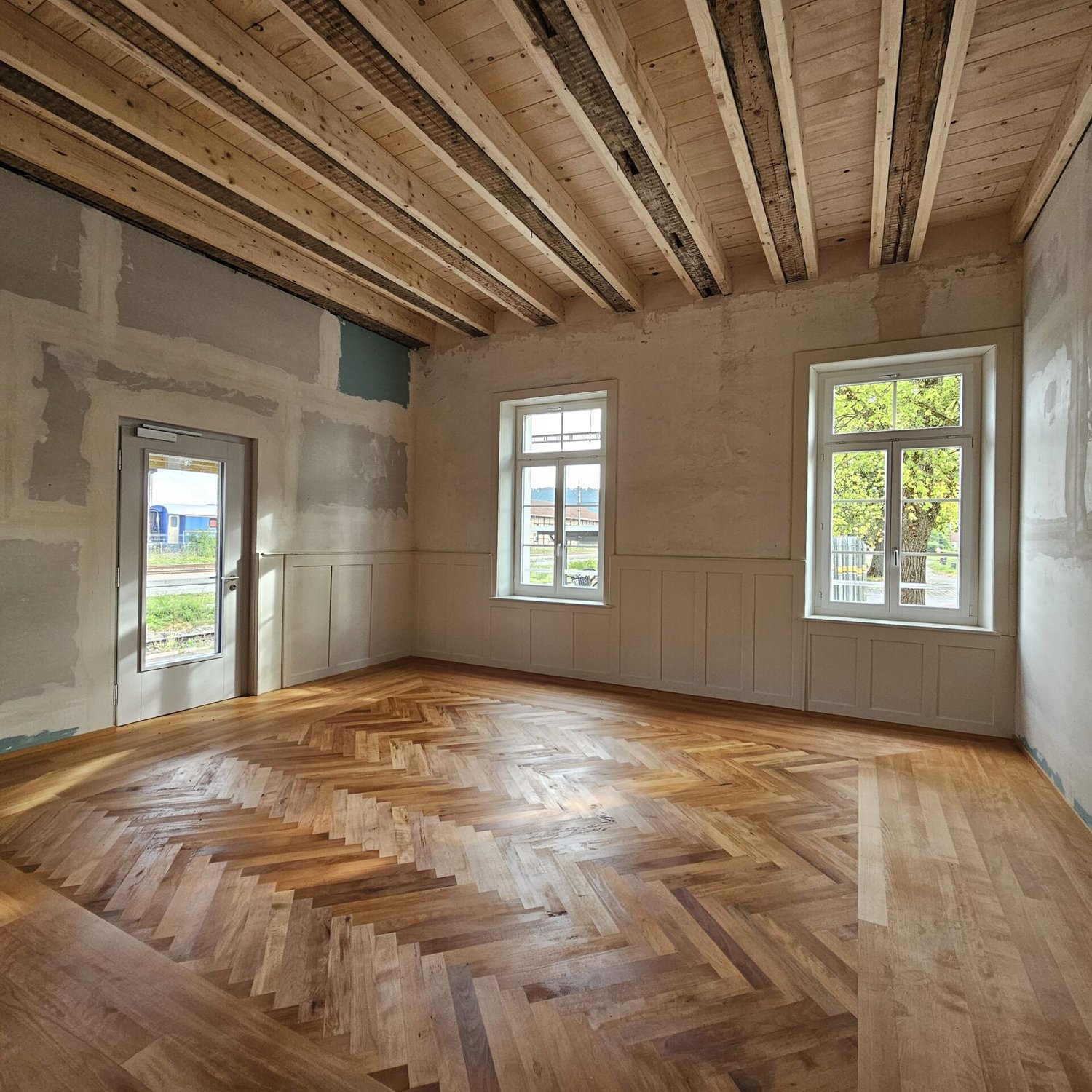 176m² office, photo 1 of 9