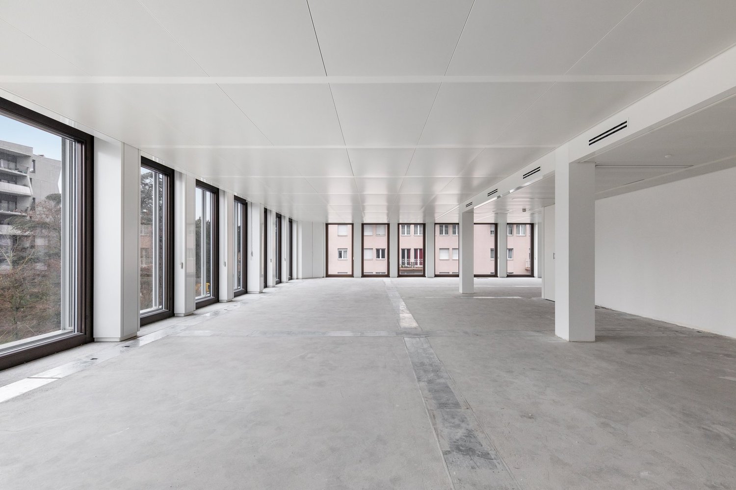 257m² office, photo 3 of 3