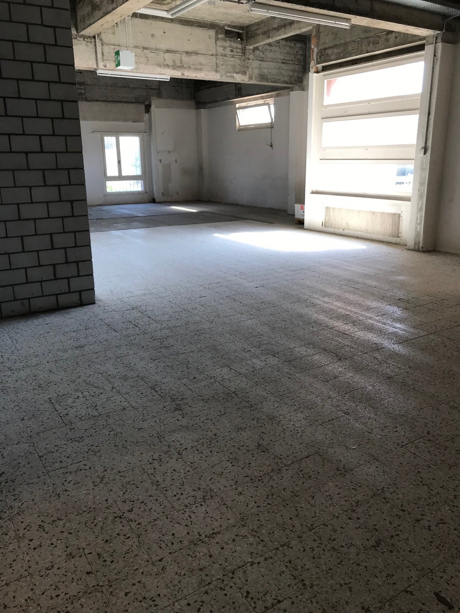 120m² industrial object, photo 9 of 10