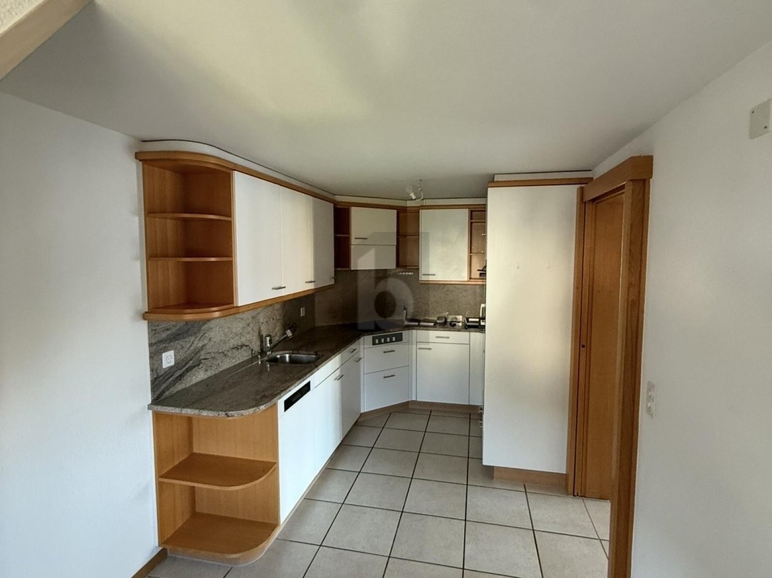 4 rooms apartment, photo 2 of 4
