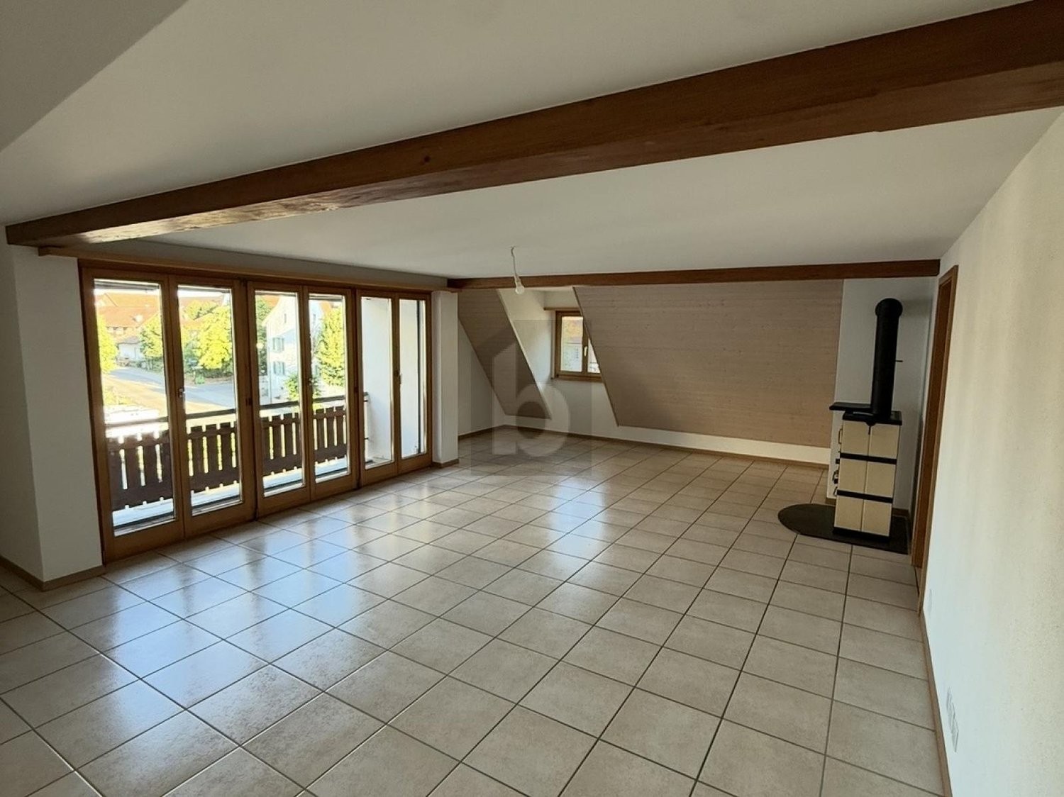 4 rooms apartment, photo 1 of 4