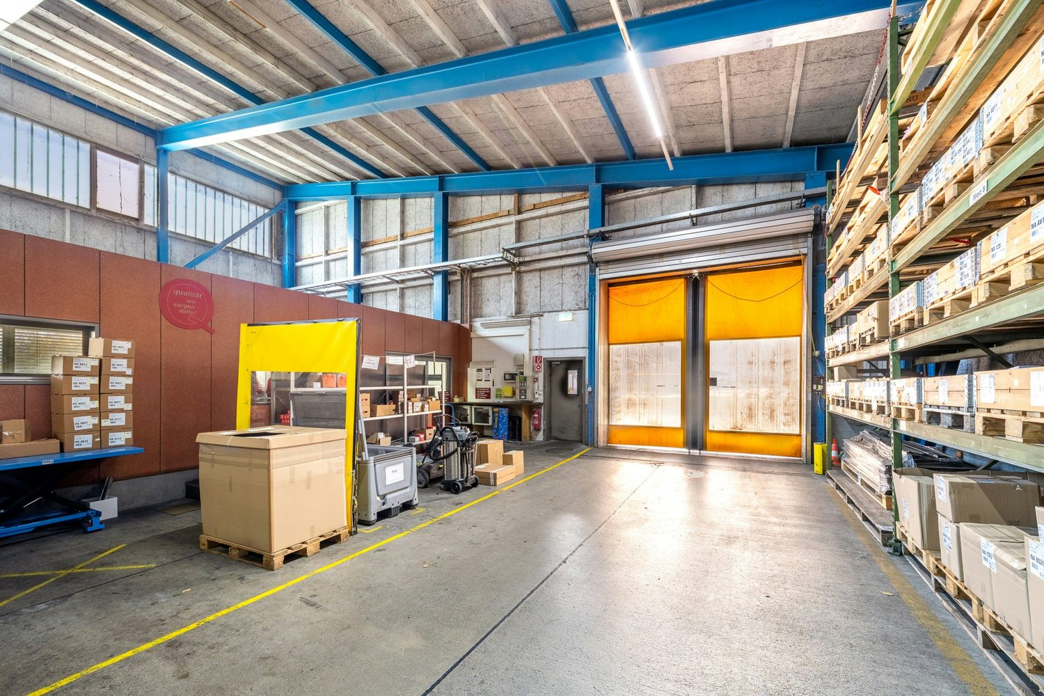 7530m² storage room