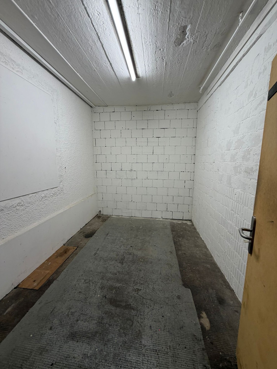 240m² shop, photo 7 of 10