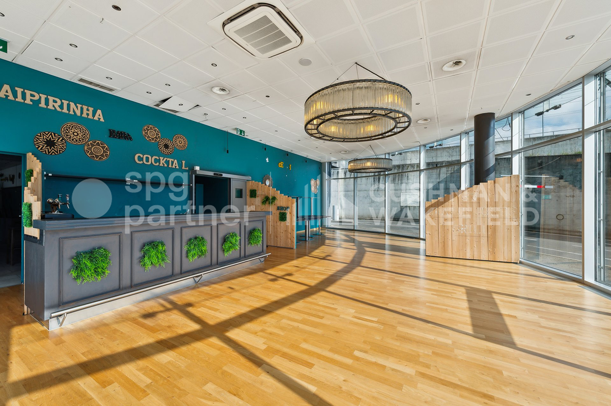 548m² commercial, photo 2 of 7