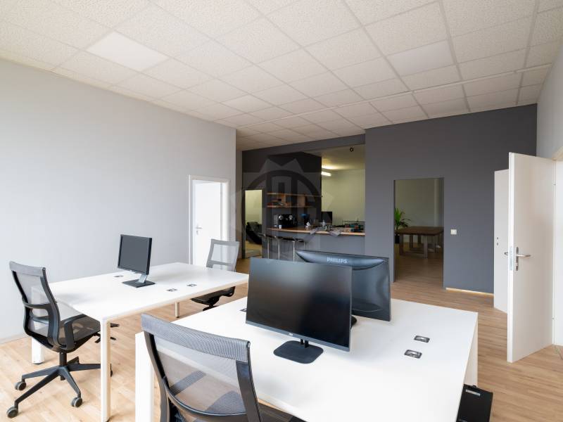 348m² office, photo 8 of 10