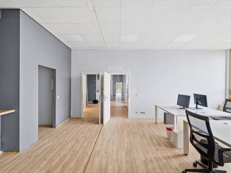 348m² office, photo 6 of 10