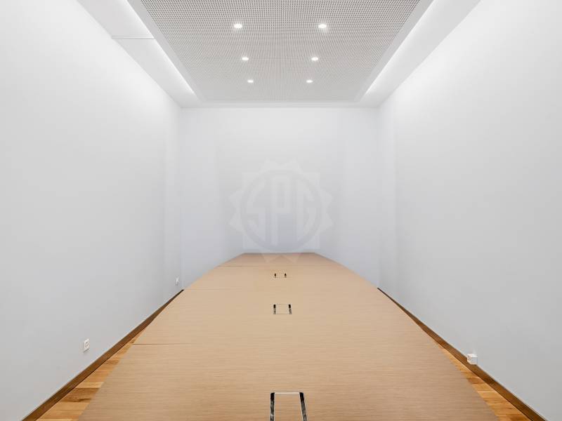 348m² office, photo 7 of 10