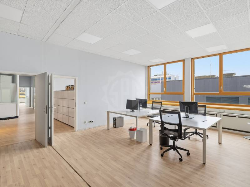 348m² office, photo 5 of 10